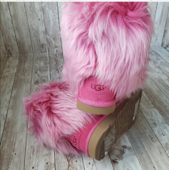 UGG Pinkipuff Boots - Picture 2 of 4